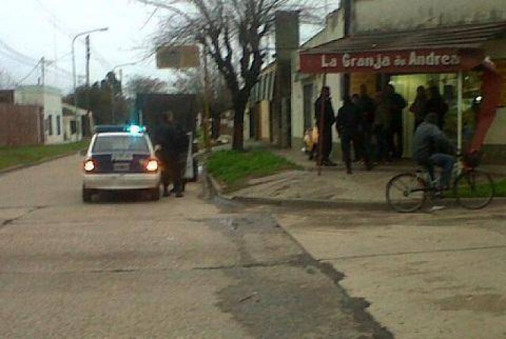 Delincuentes ingresan a un comercio y efect�an un disparo contra el piso