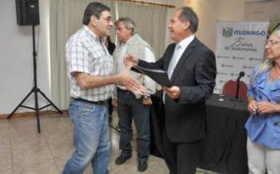 Descalzo pidi� autonom�a econ�mica de municipios