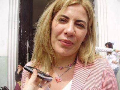 Primera aparici�n: �Vamos a asegurar la educaci�n p�blica�, asegur� la flamante ministra Nora de Luc�a