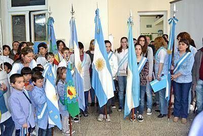 Resaltando sus virtudes patri�ticas, se realiz� el homenaje al general San Mart�n