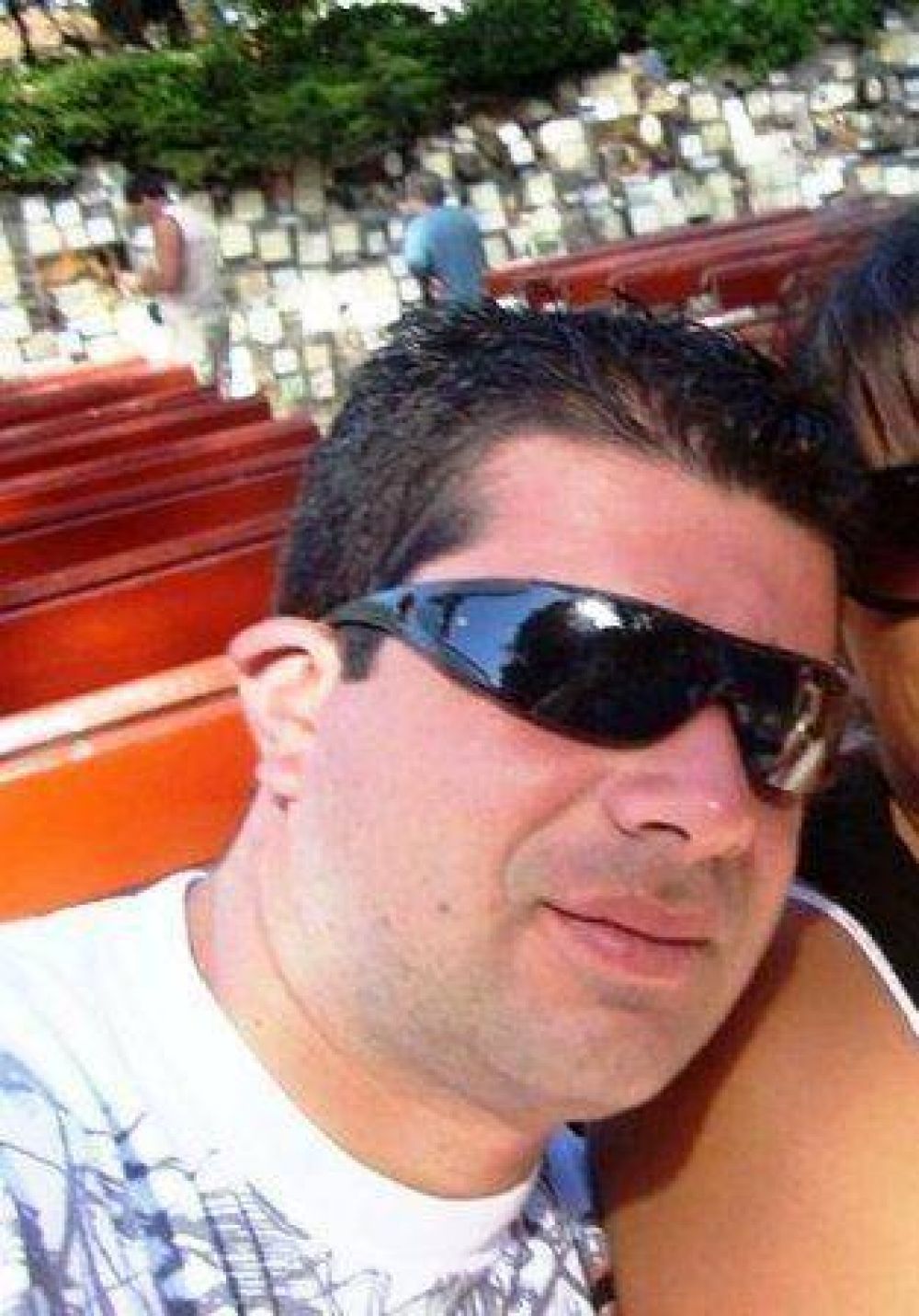 Polic�a grave al ser embestido por un cami�n en un procedimiento