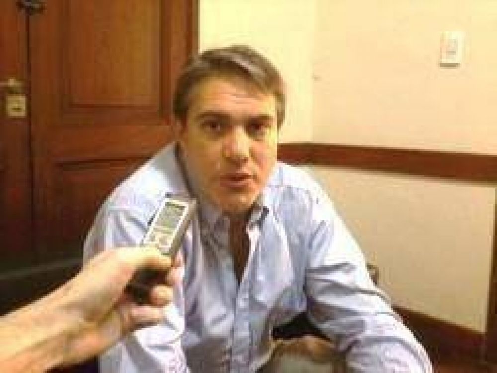 Chacabuco: Arrojan molotov contra oficina de Diputado y exintendente Gol�a