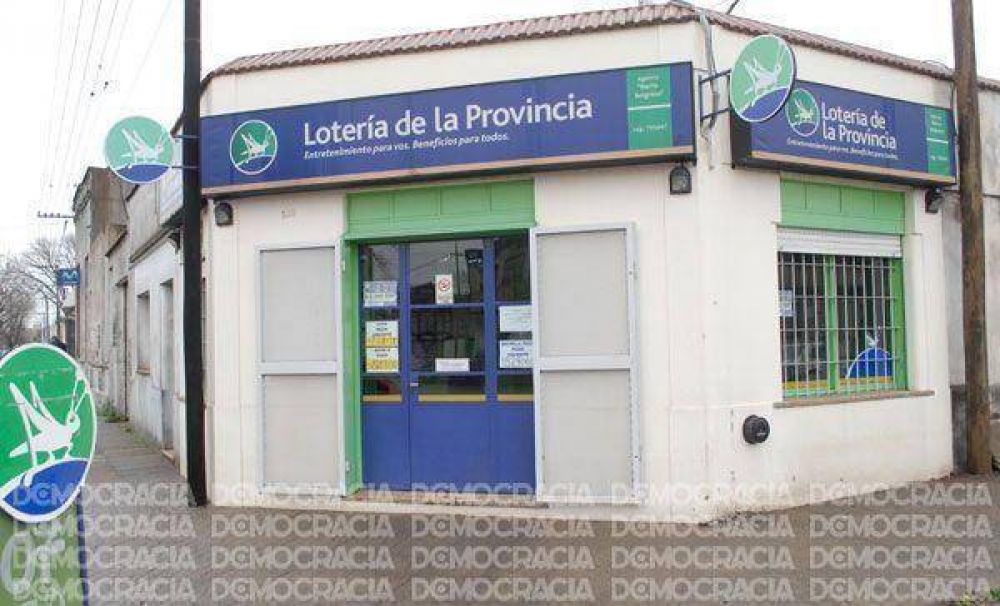 Asaltos en una agencia de apuestas y en una panader�a