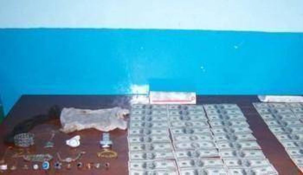 Detuvieron a una dom�stica acusada de robar dinero y joyas por m�s de $160 mil
