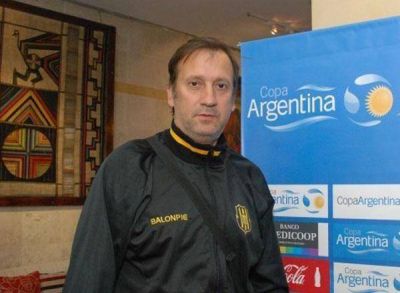 Olimpo repite equipo ante Defensa y Justicia: los 18 convocados por Perazzo