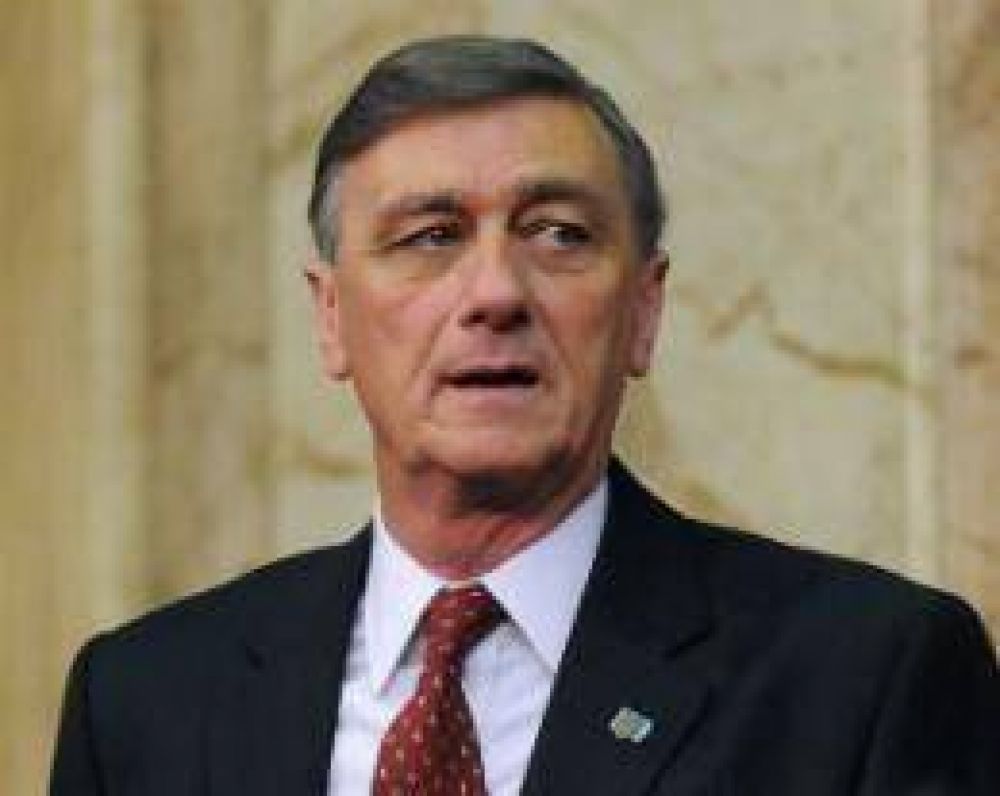Binner llam� a superar "las viejas partidocracias" en 2015