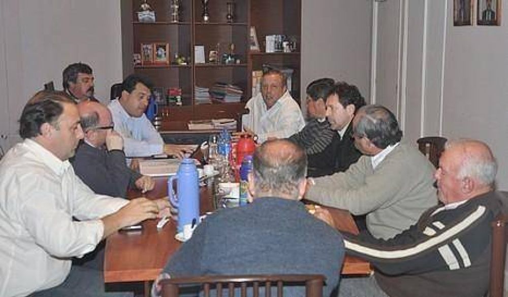 Otro intendente se suma al sector interno liderado por Troncoso