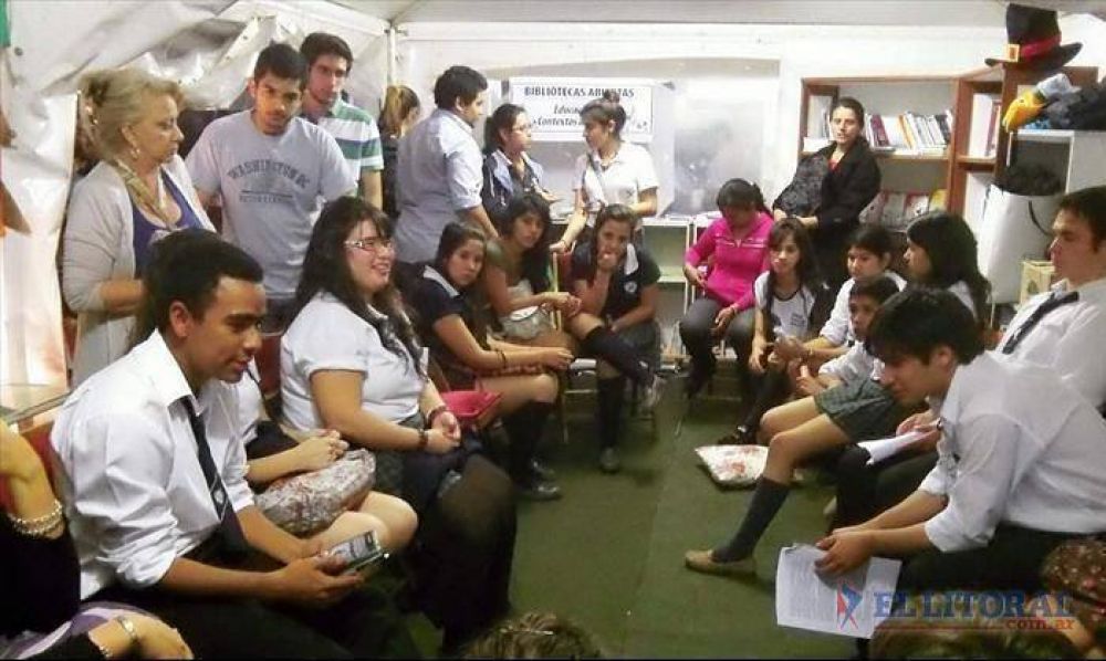 Estudiantes debatieron sobre �la secundaria que queremos�