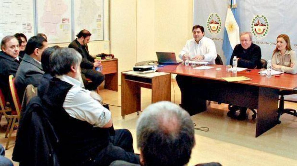 Para Peralta, la salida a la crisis pasa por tomar cr�dito y renegociar �reas con YPF