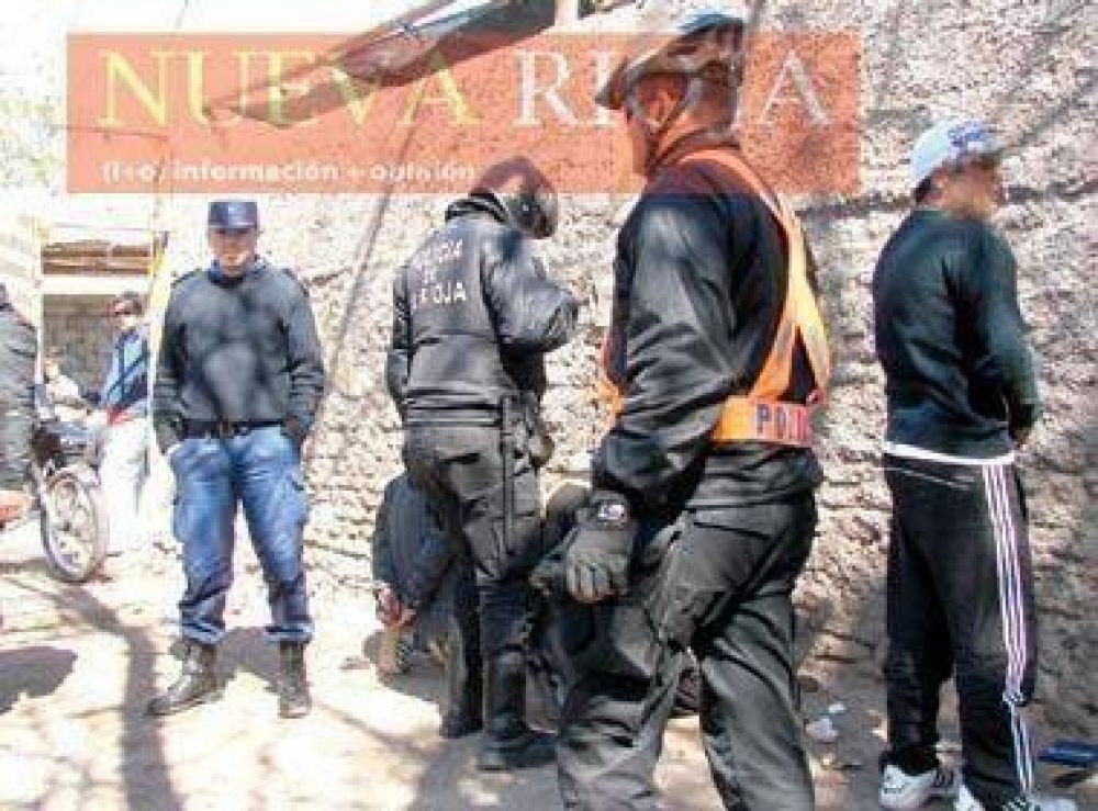  Tres detenidos por circular en auto en presunto estado de ebriedad