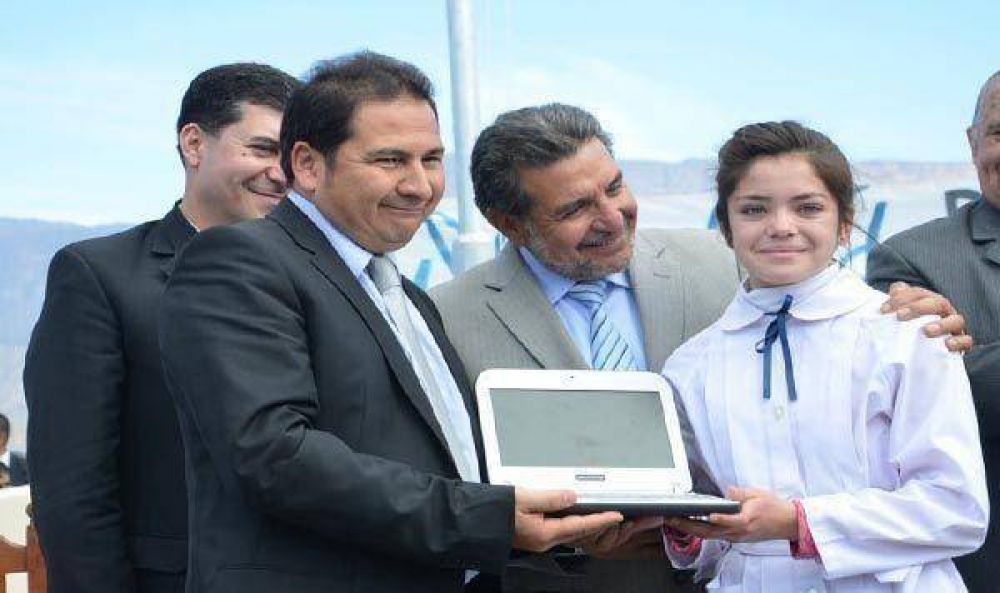 "En este gobierno la pol�tica se reconcili� con la educaci�n"