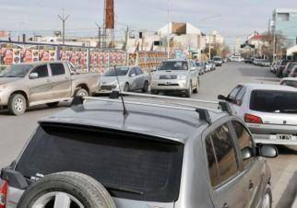 Lejos del centro, la alternativa para estacionar sin pagar