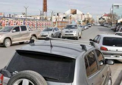 Lejos del centro, la alternativa para estacionar sin pagar