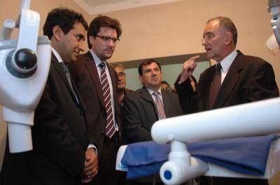  Refuerzan hospital de Cha�ar con nuevo equipamiento