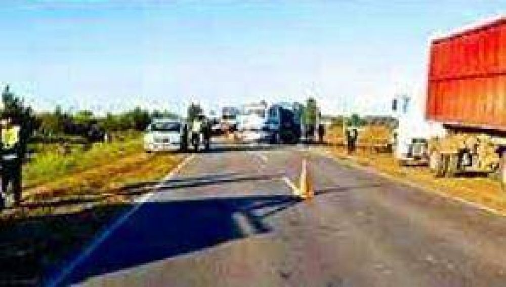 Conmoci�n en Senillosa: Un transe�nte fallece al ser embestido por un cami�n