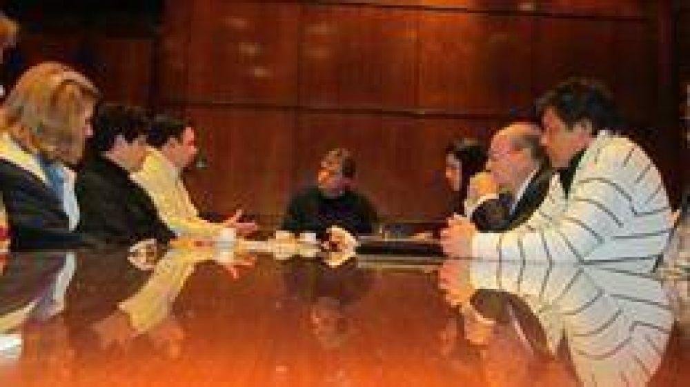 Familiares V�ctimas del Delito acercaron propuestas al intendente