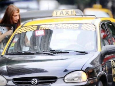 Quieren que se avance con el uso de la tarjeta sin contacto en los taxis