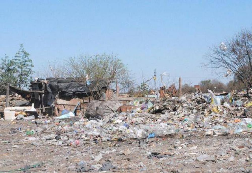 La basura domiciliaria, un grave problema para S�enz Pe�a