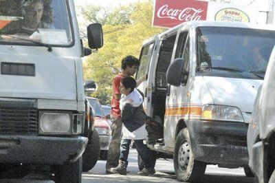 Propietarios de combis denuncian la actividad ilegal