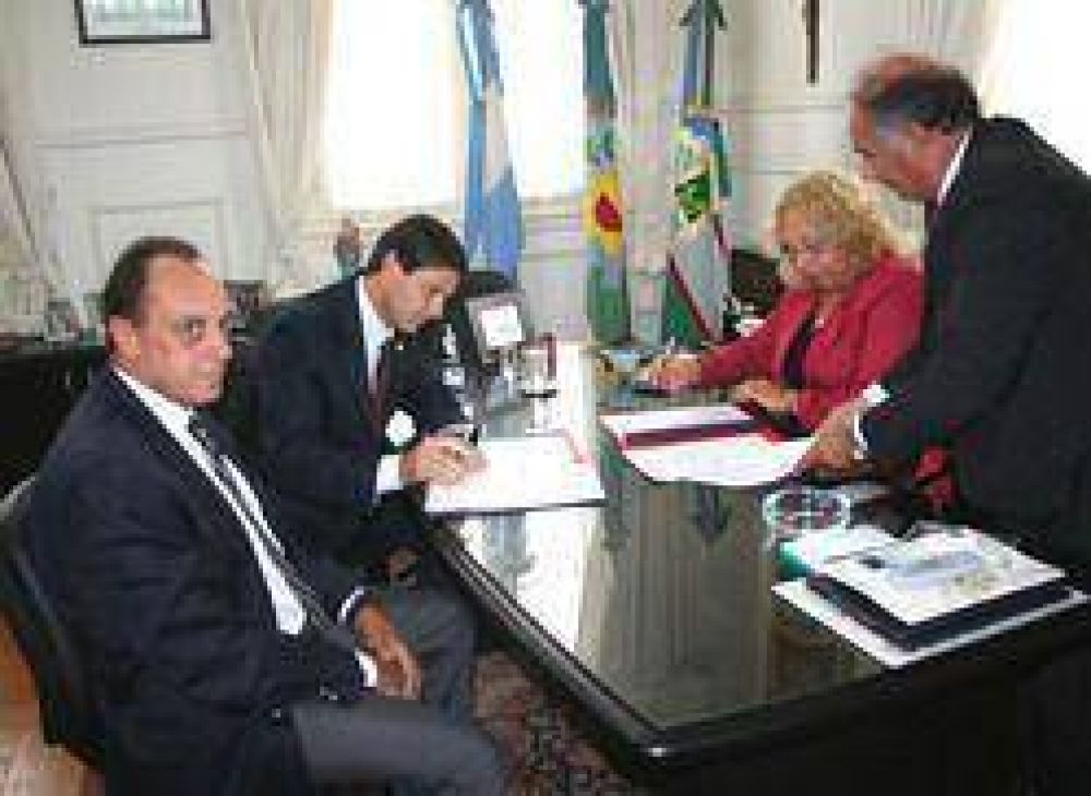 �Campana Ciudad inteligente�: La Municipalidad de Campana y la empresa Esso firmaron un importante convenio