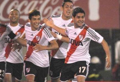 Movido triunfo de River en Victoria