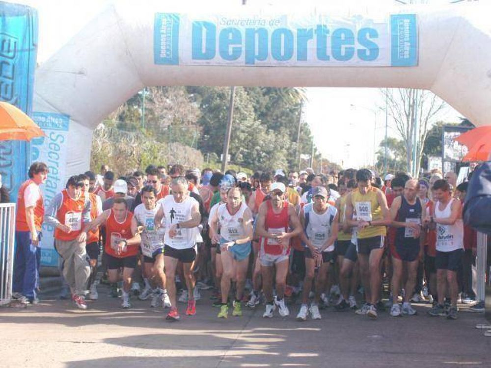 Marat�n aniversario con una masiva concurrencia