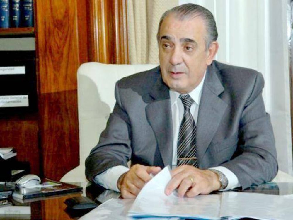 Cama�o pidi� apostar al di�logo