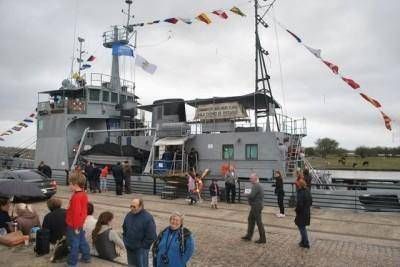 Paseo del Puerto: se puede visitar el Buque A.R.A. �Ciudad de Rosario�