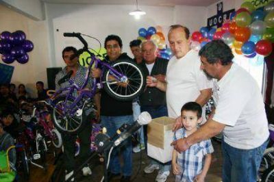 La UOCRA Mar del Plata sorte� 230 bicicletas entre hijos de los afiliados en el festejo del D�a del Ni�o
