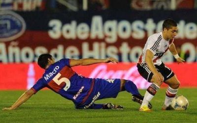 Tigre cay� ante River en Victoria