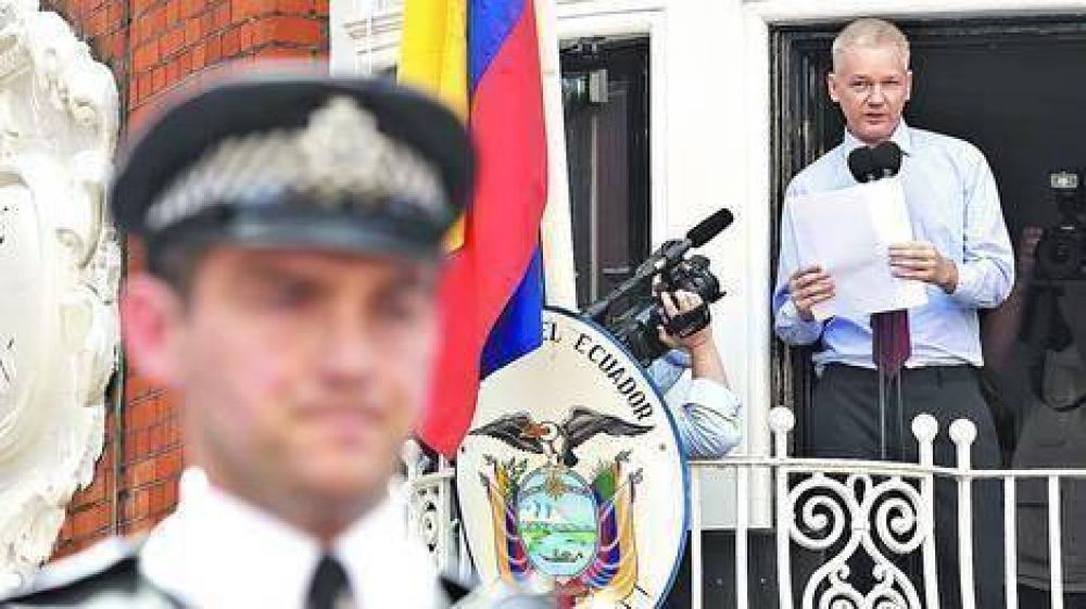Assange pide a Obama que frene la �caza de brujas� contra WikiLeaks