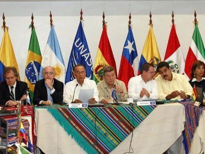 Unasur defiende el asilo de Julian Assange