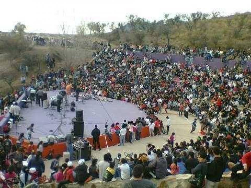 Los peque�os siguen de festejo: El d�a del ni�o se vivi� en la Plaza del Cerro y Parque IV Centenario
