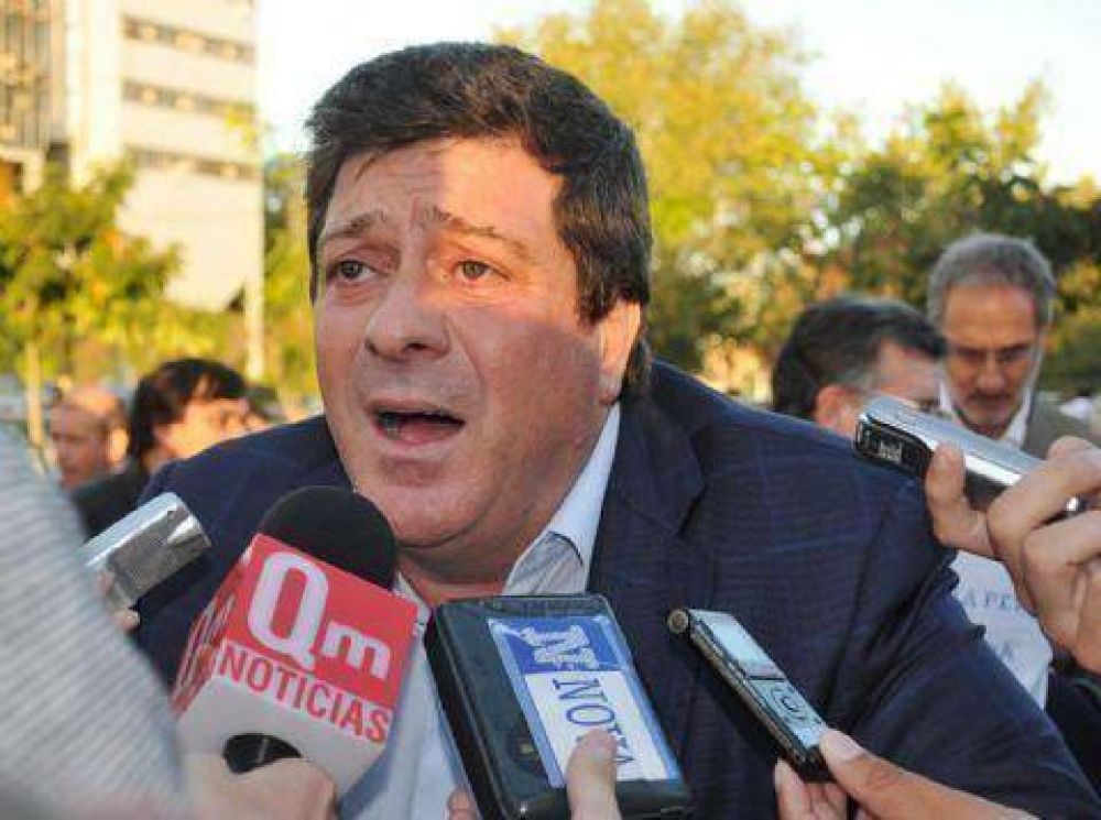 Mariotto le pide "consejos" a intendente enemigo de Scioli