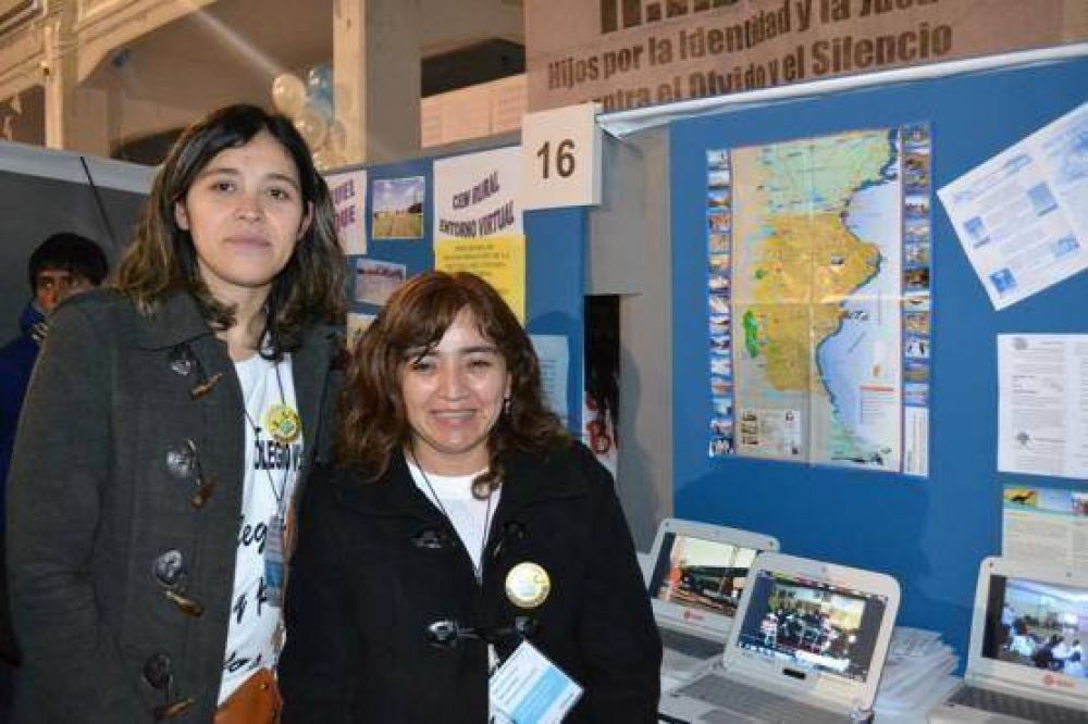 Polimodales de Santa Cruz expusieron sus experiencias educativas en Buenos Aires
