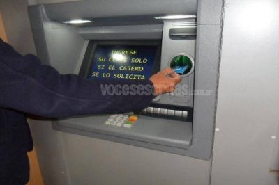 En Tinogasta, los 3 cajeros del Banco Naci�n se quedaron sin dinero