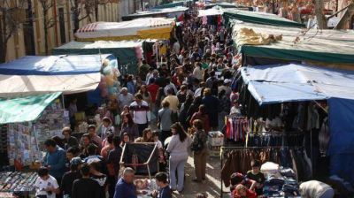Una fiesta popular para rezar y comprar barato