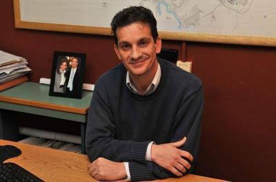  Costa Brutten responde al gobernador