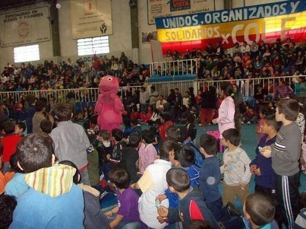 El Peronismo Kirchnerista festej� el D�a del Ni�o en el Uni�n de Munro