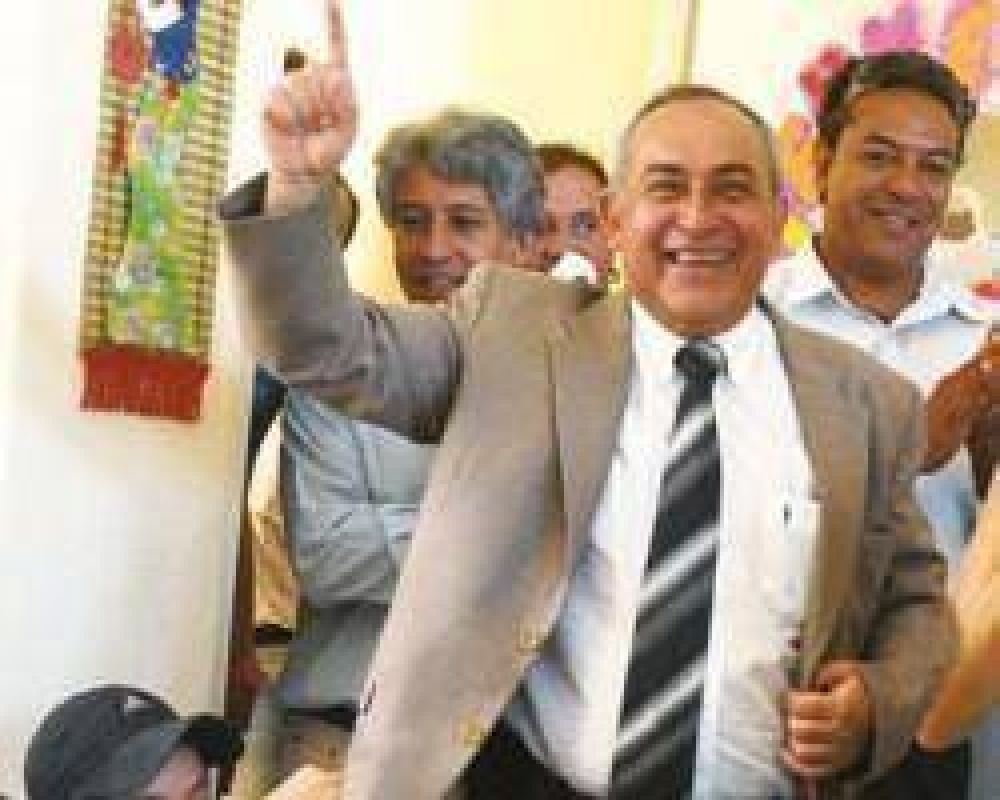 Vecinos de la Villa Observatorio echaron del festejo del D�a del Ni�o al intendente Tello
