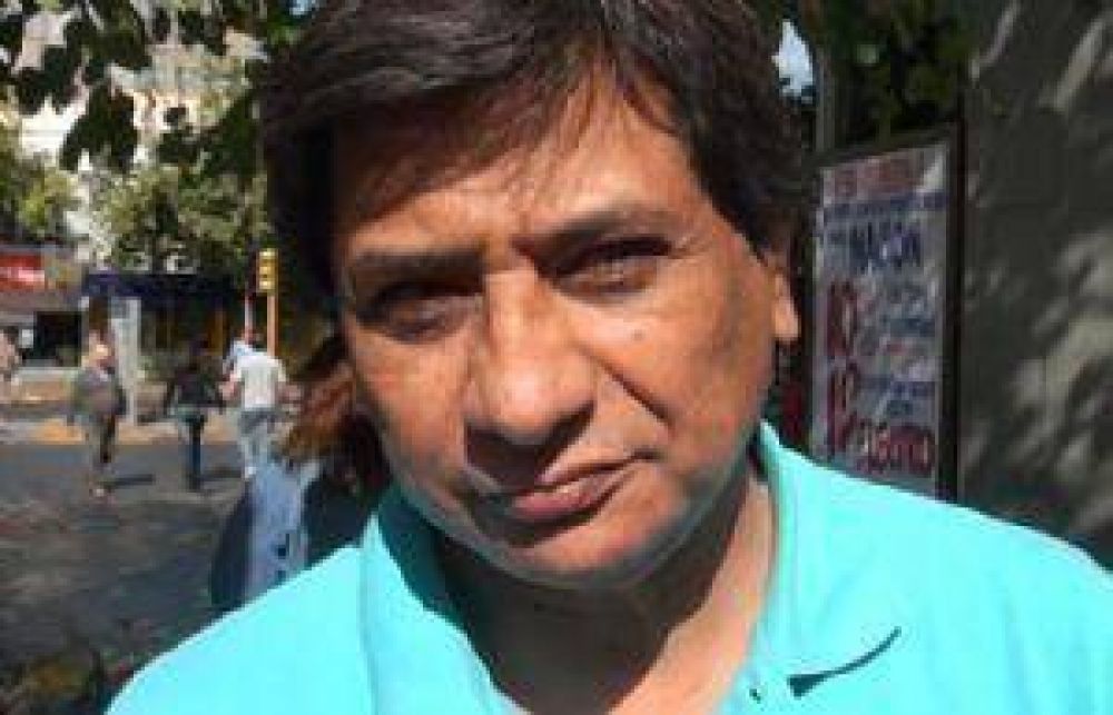 Flores: "Quien no est� cumpliendo con servicios m�nimos es Salud P�blica"