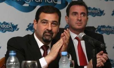 Apretada definici�n de un proyecto para que P�rez denuncie a Cristina