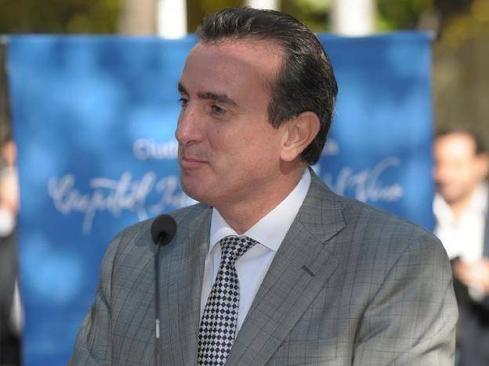 El gobernador P�rez busca marcar presencia en los departamentos pensando en la reforma y en el 2013