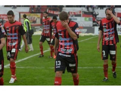 Patronato, preso de sus propios errores, perdi� con Crucero por 5 a 3