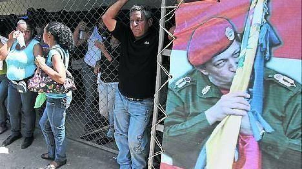 Ch�vez, criticado en su partido por poner candidatos militares