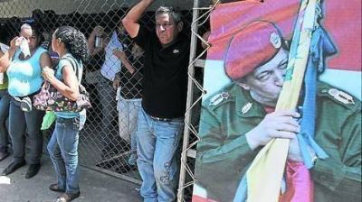 Ch�vez, criticado en su partido por poner candidatos militares