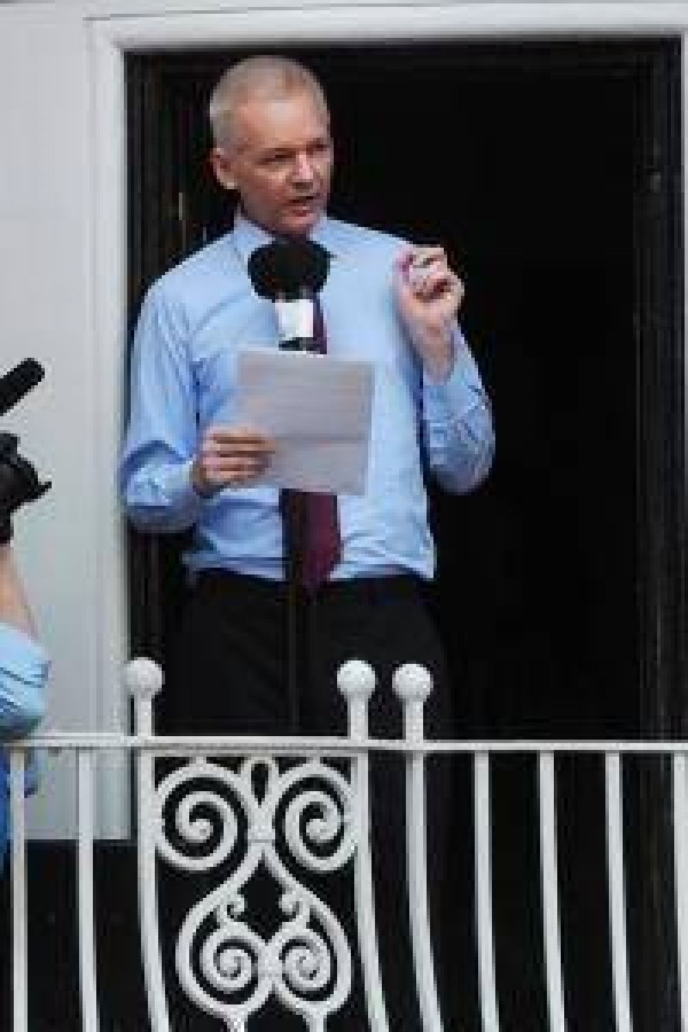 EEUU niega caza de brujas y acusa a Assange de intentar "desviar" la atenci�n