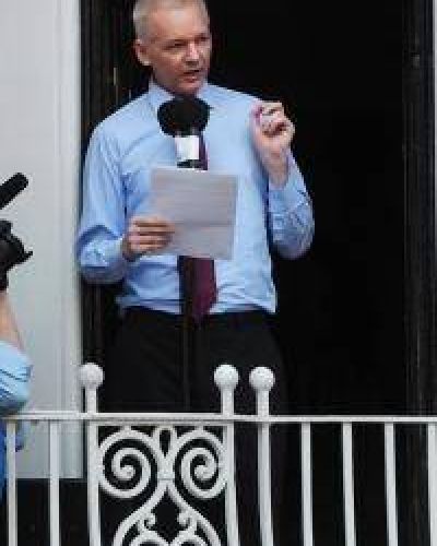 EEUU niega caza de brujas y acusa a Assange de intentar "desviar" la atenci�n