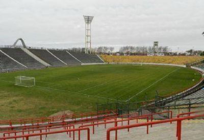 Aleluya!!!! El Emder quiere ponerle c�sped sint�tico al Mundialista