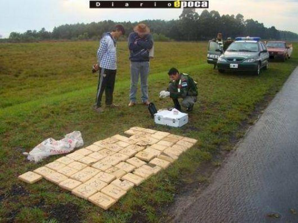 Hallaron abandonados 54 kilos de marihuana a la vera de la Ruta 12